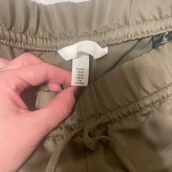 H&M drawstring olive pants - Picture 2 of 4